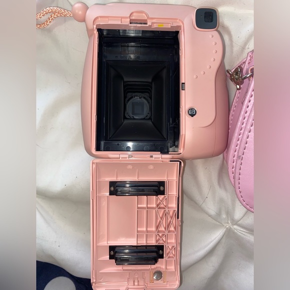 Insta Mini 8 Camera - Picture 4 of 10